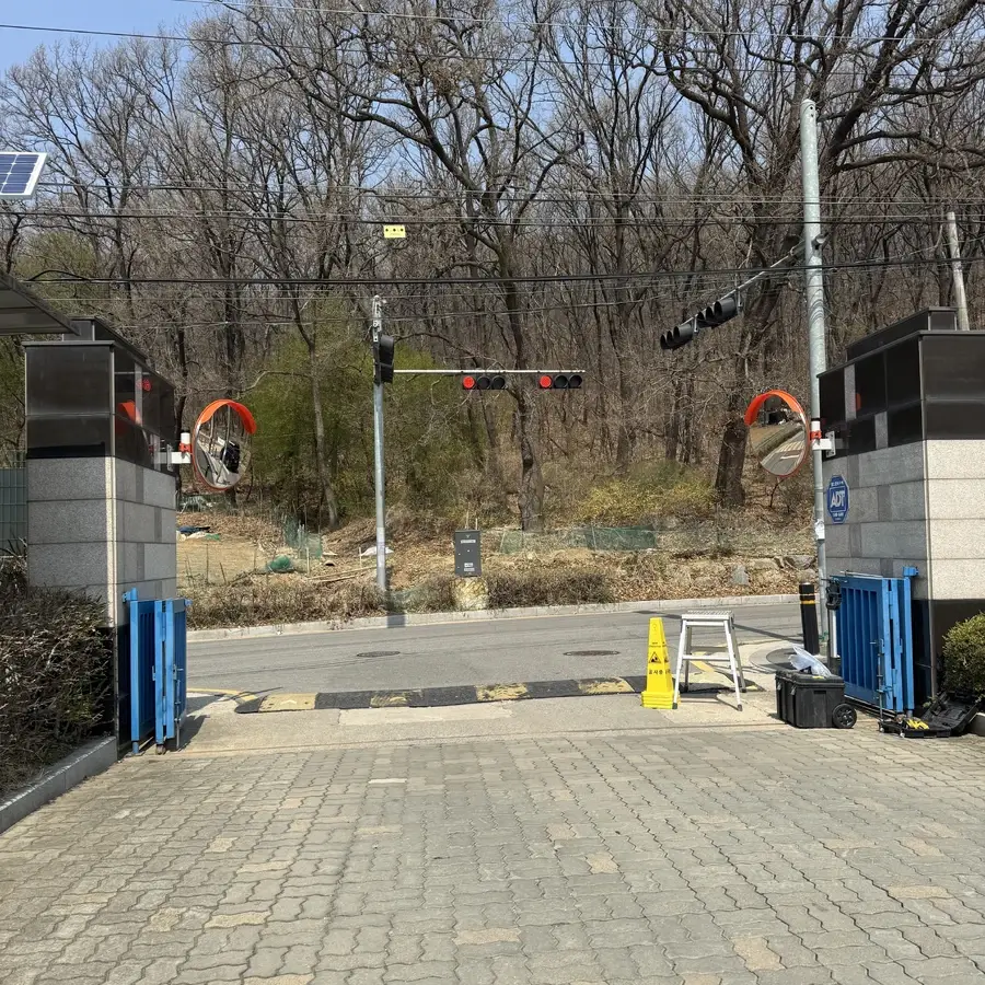 회천지구 신규 상권 골목 반사경 시공